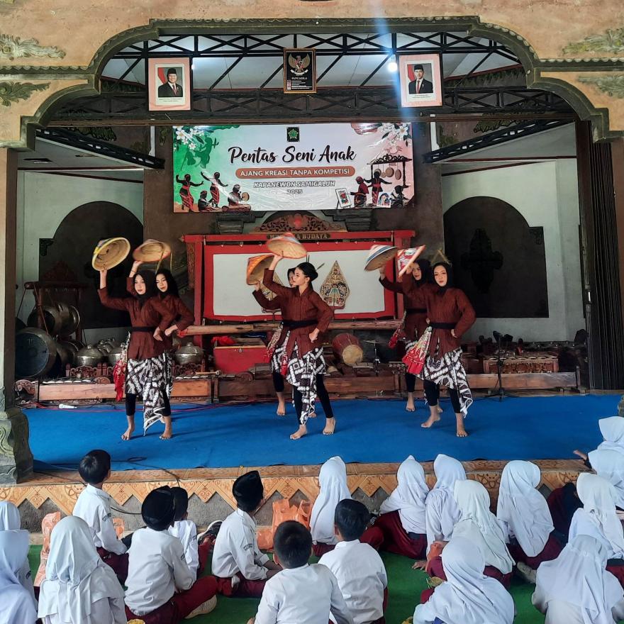 Pentas Seni Anak di Samigaluh: Wadah Positif untuk Kreativitas Anak di Tengah Arus Digital